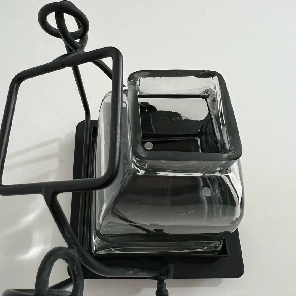 Frontgate Vintage Windproof Candle Holder Lantern Indoors & Outdoors Black